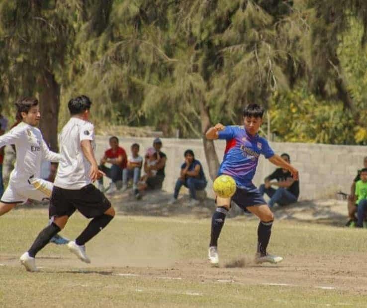 Insurgentes goleó 4 a 0 a Carniceros 