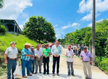 Inaugura presidente Luis Fernando Calle en Esperanza