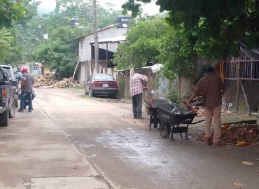 Realizan limpieza en las calles de Tampacán