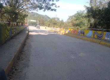 Malos olores en el puente vehicular