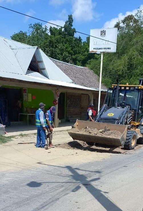 Inició bacheo de vía recién rehabilitada 