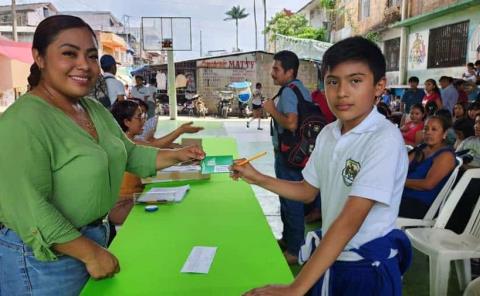 400 beneficiados con Chips y Tarjeta Joven