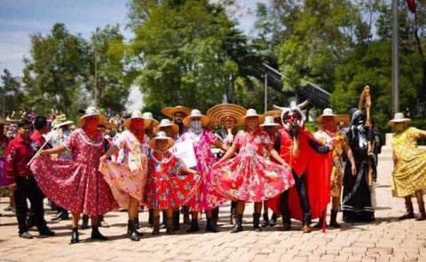 Organizan primera ofrenda de Xantolo
