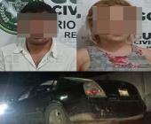 Pareja traía auto robado