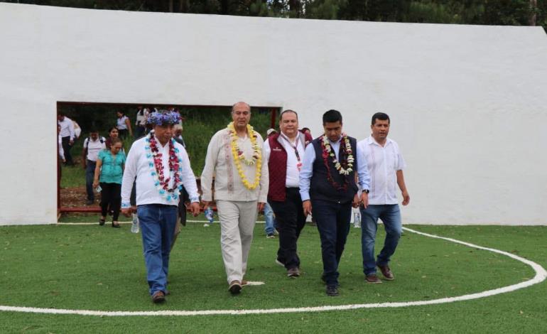 Titular de la SEPH recorrió escuelas de Huazalingo y Tlanchinol