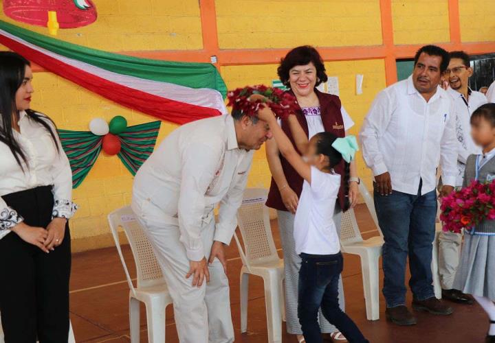 Titular de la SEPH recorrió escuelas de Huazalingo y Tlanchinol