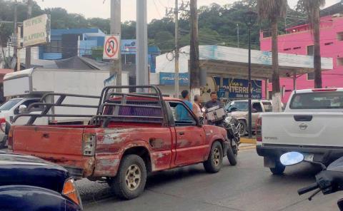 Camioneta impactó a motocicleta de lujo BMW