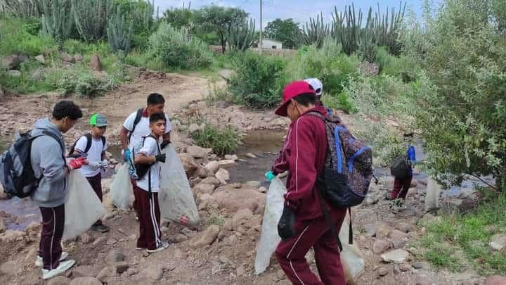 Recogieron basura de zona serrana