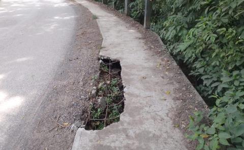 Se derrumba andador peatonal en Tlamaya