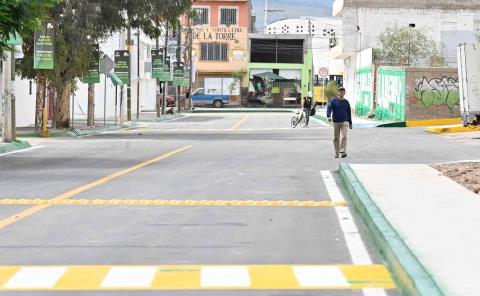 Reconocen a Gallardo por calle de Clínica 50 

