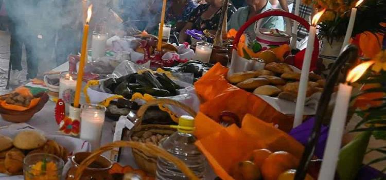 Ayuntamiento realizó primer ofrenda a San Miguel Arcángel