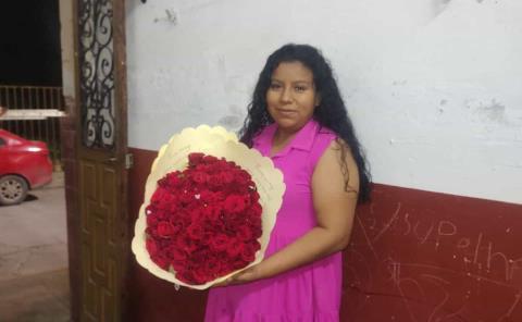 Bellas flores recibió María del Consuelo
