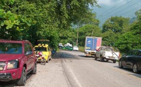 Exigen fumigación por Dengue o bloquearán la Carretera