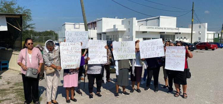 Realizaron manifestación En juzgados de Rioverde 