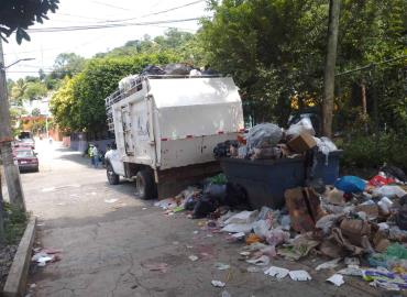 Retiran grandes cantidades de basura