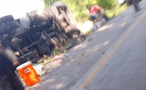 Volcadura en la México-Laredo