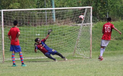 Reyes FC y San Rafael Igualan 0-0 en fut juvenil
