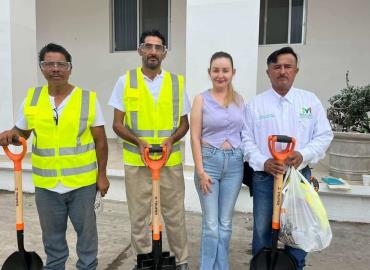 Entregó Presidenta insumos a Ecología en primer acto cívico