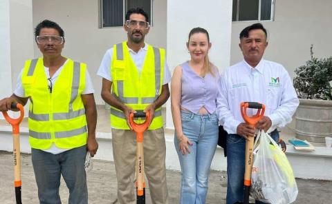 Entregó Presidenta insumos a Ecología en primer acto cívico