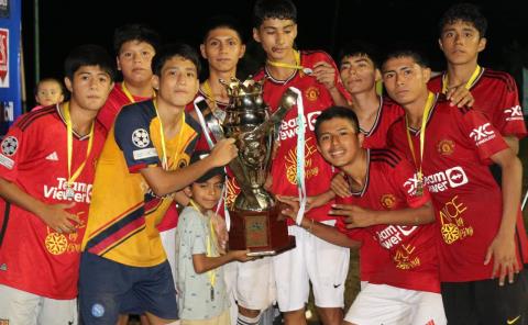 Premiaron a lo mejor en el torneo juvenil de la Bomba
