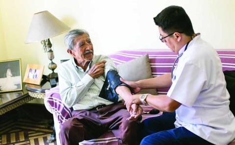 Atención médica a los abuelitos en sus casas