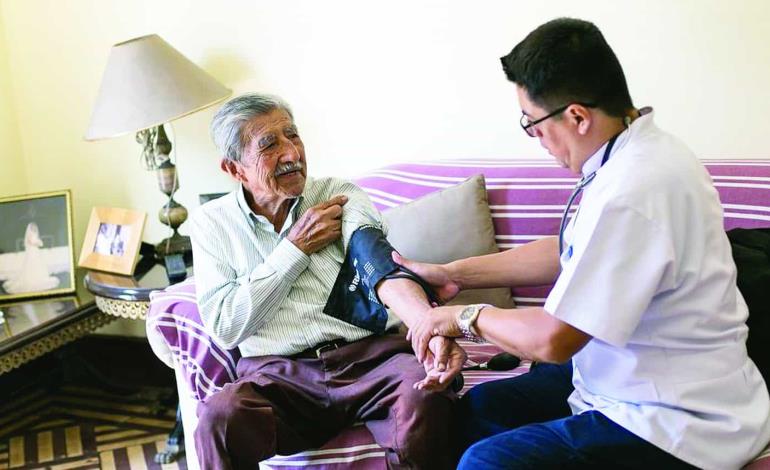 Atención médica a los abuelitos en sus casas