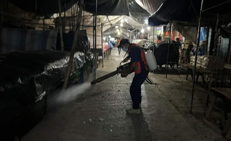 Protección Civil realizó nebulizaciones en puestos ambulantes