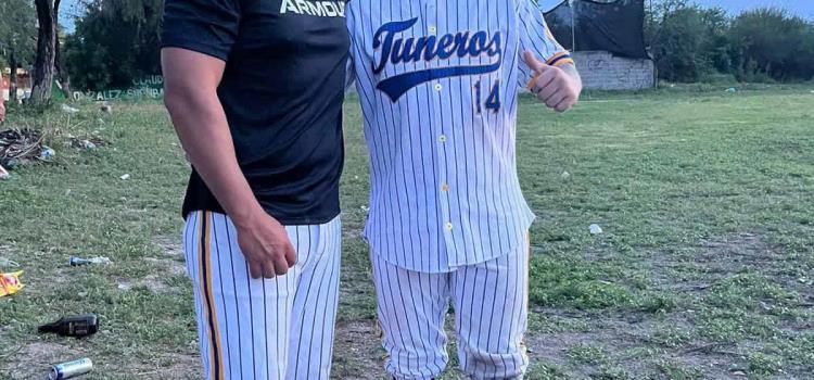 Tuneros en plan grande  en el softbol 