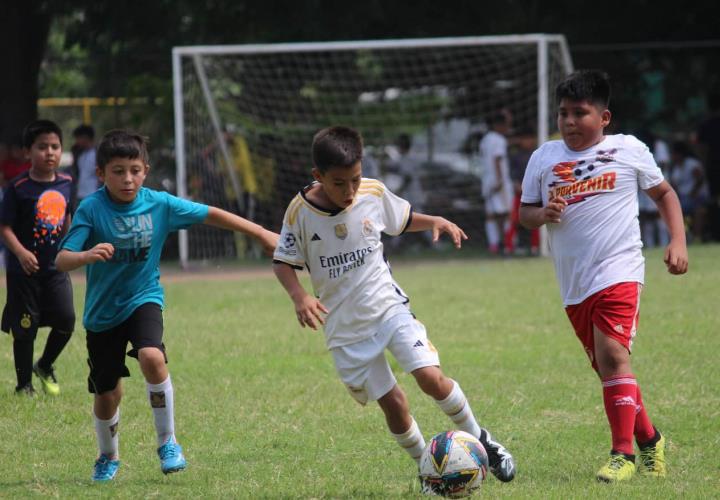 El Porvenir venció a la Sierrita en fut infantil A