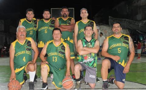 Tancanhuitz superó a Xilitla en basquetbol de veteranos
