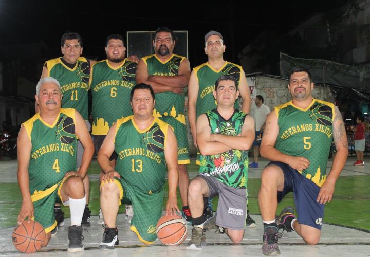 Tancanhuitz superó a Xilitla en basquetbol de veteranos