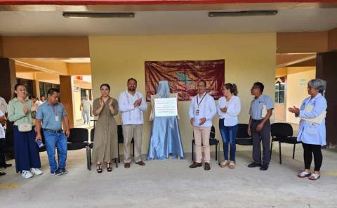 Reconocen a escuela promotora de la salud
