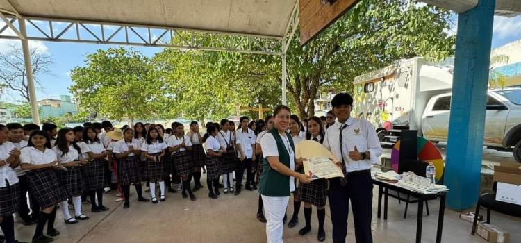 Centro de Salud Huejutla impartió orientación a alumnos de la ESGHAR