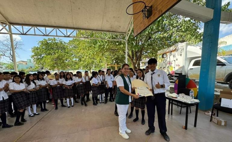 Centro de Salud Huejutla impartió orientación a alumnos de la ESGHAR