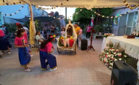 Infonavit Los Naranjos celebró a Santa Teresa
