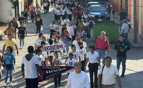 Semana Deportiva de la zona 013 arrancó con desfile