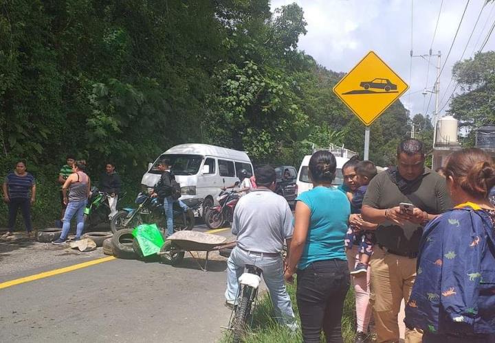 Bloqueron la vía federal en Chapulhuacán