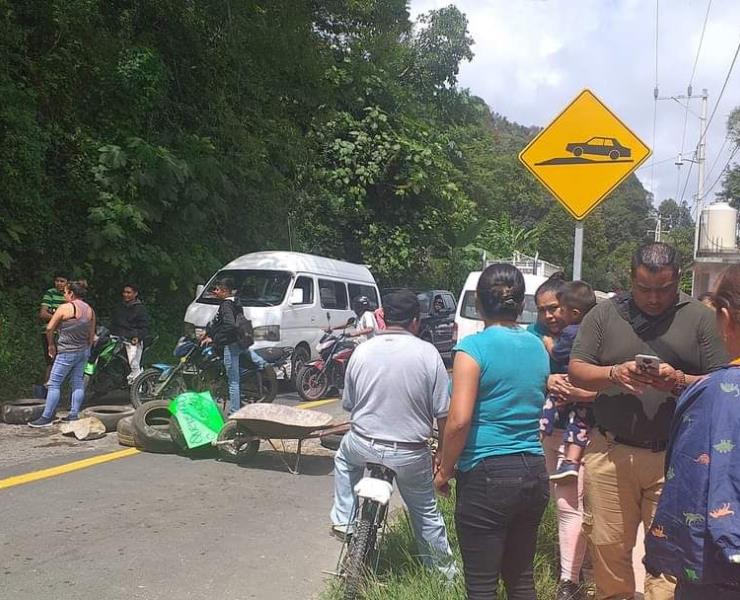 Bloqueron la vía federal en Chapulhuacán