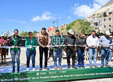 Inauguraron plaza en Real de Catorce