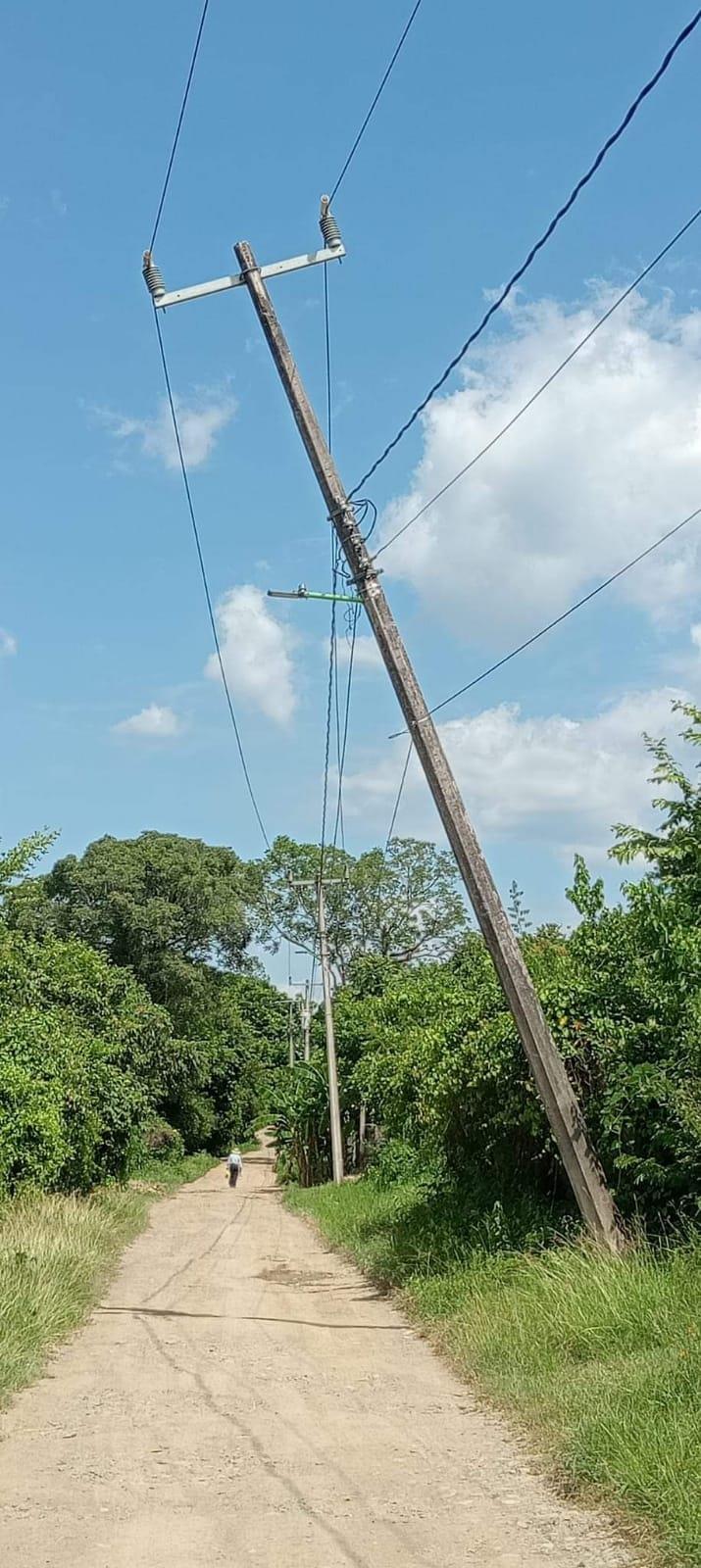 Averías en postes eléctricos bajo lupa