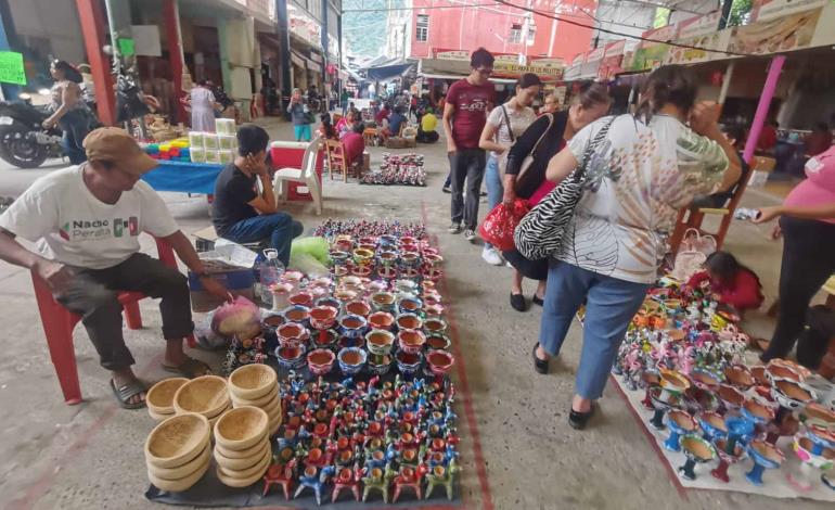 Economía de artesanos depende de sus ventas