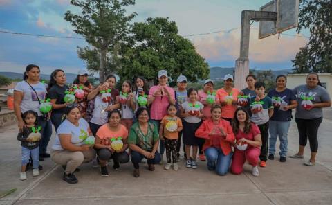 Karina Quintero visitó El Aguacate 
