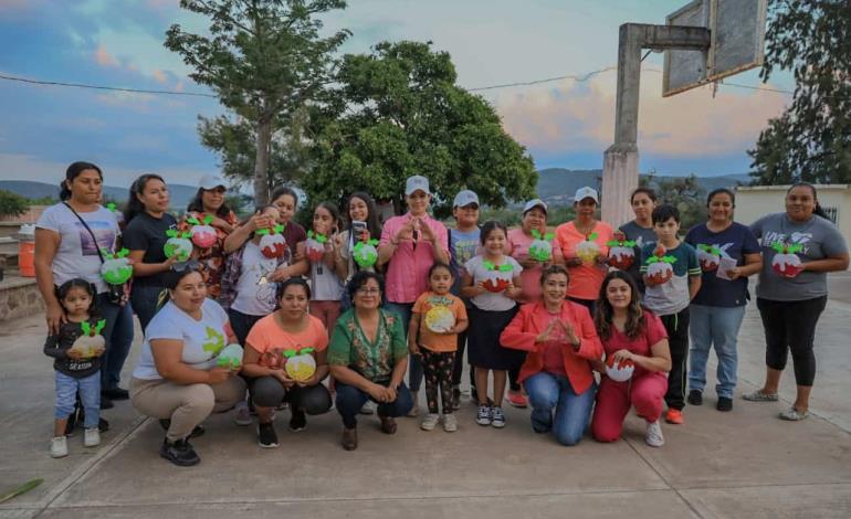 Karina Quintero visitó El Aguacate 