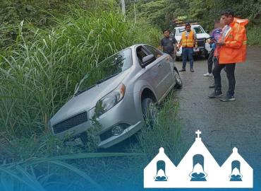 Auto se salió de la carretera