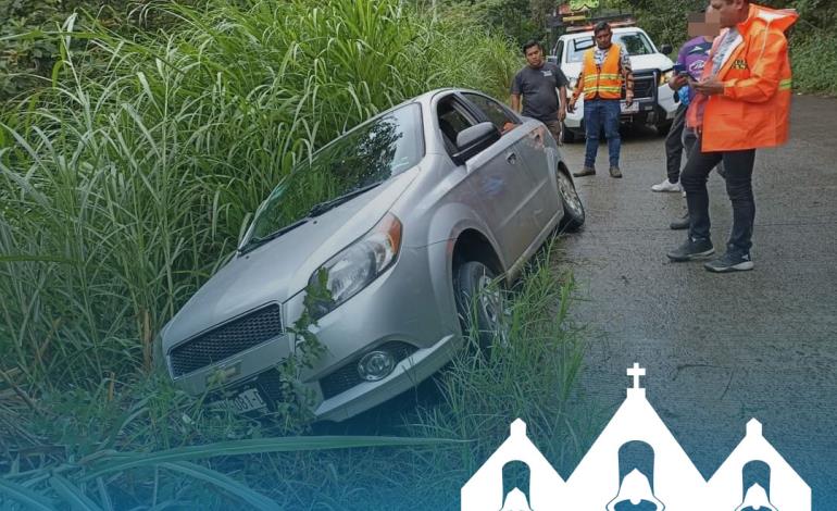 Auto se salió de la carretera