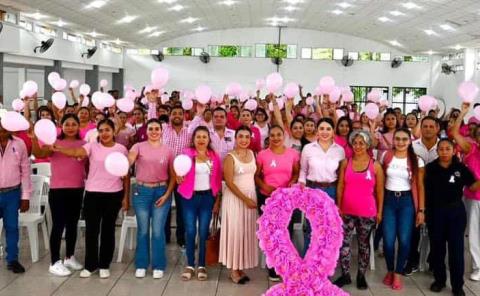 DIF Municipal concientizó sobre la lucha contra el cáncer de mamá
