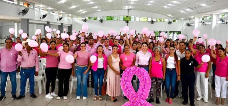 DIF Municipal concientizó sobre la lucha contra el cáncer de mamá