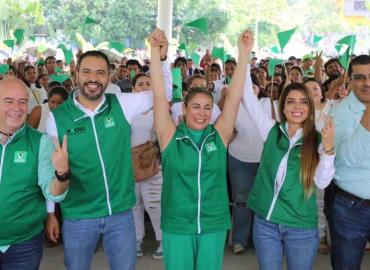 Axtla y su Presidenta se pintaron de "Verde"