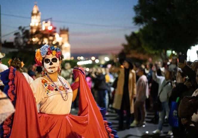 Mega puente escolar fomenta la cultura 