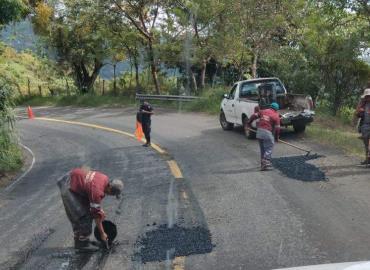 Dieron mantenimiento a la carretera federal  